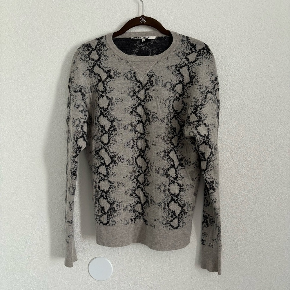 Pam and Gela Women's Size P Gray 100% Wool Crewneck Printed Sweater